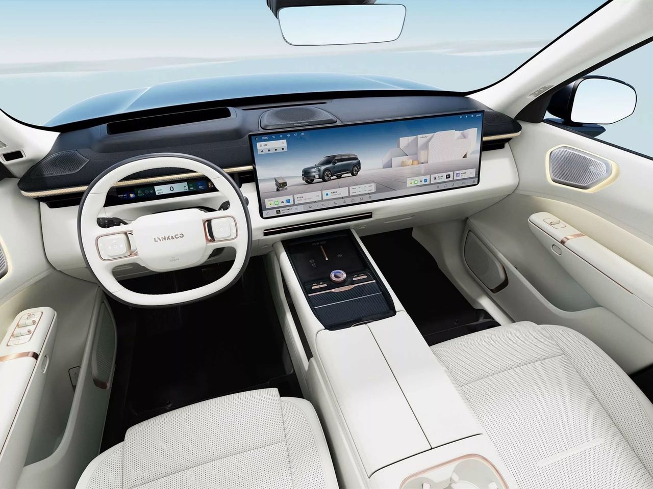 Lynk 900   white interior with panoramic OS screen showing 3D vehicle visualization and app grid